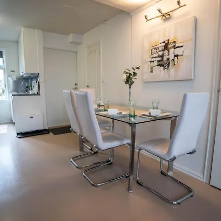 Unique 3bed - Generous Terrace - Apartment